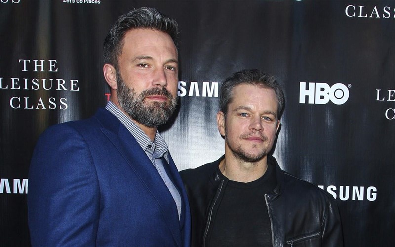 ben-affleck-kai-matt-damon-tha-klepsoun-ta-mcdonalds-me-ena-epitrapezio-paixnidi