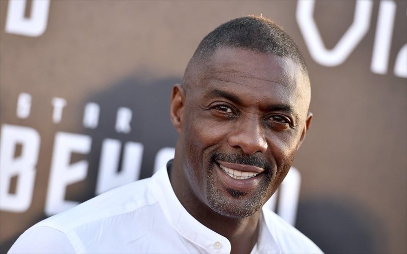 o-idris-elba-apanta-stis-fimes-gia-ton-rolo-tou-tzeims-mpont-kai-sunista-psuxraimia