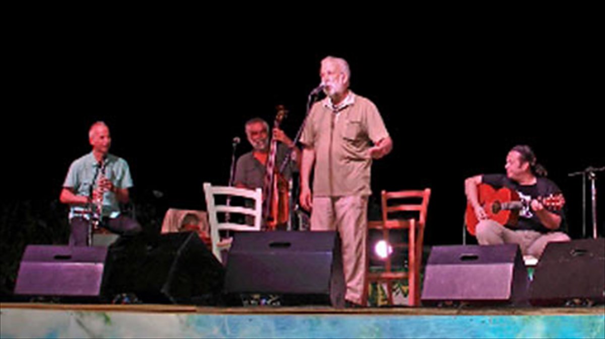 oi-xeimerinoi-kolumbites-se-bathia-nera