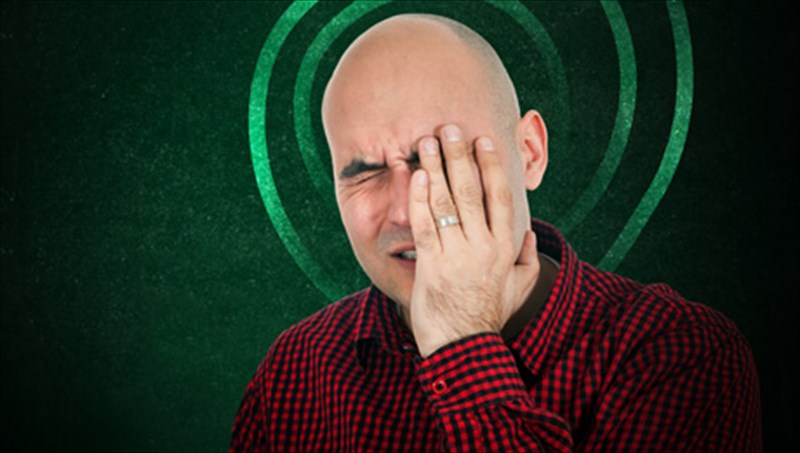 o-antras-pou-prospathouse-na-thumithei-ti-gunaika-tou