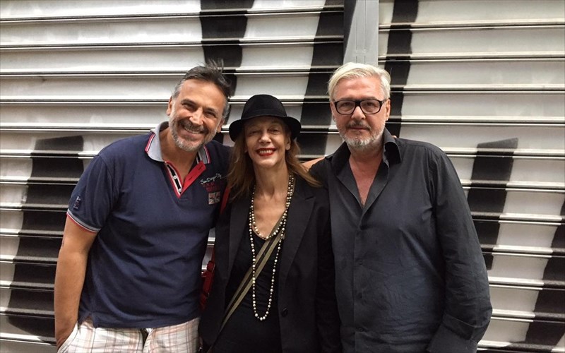 anazitontas-tin-mi-orati-pragmatikotita-triptuxo-tou-strintmpergk-tis-etaireias-theatrou-sun-epi