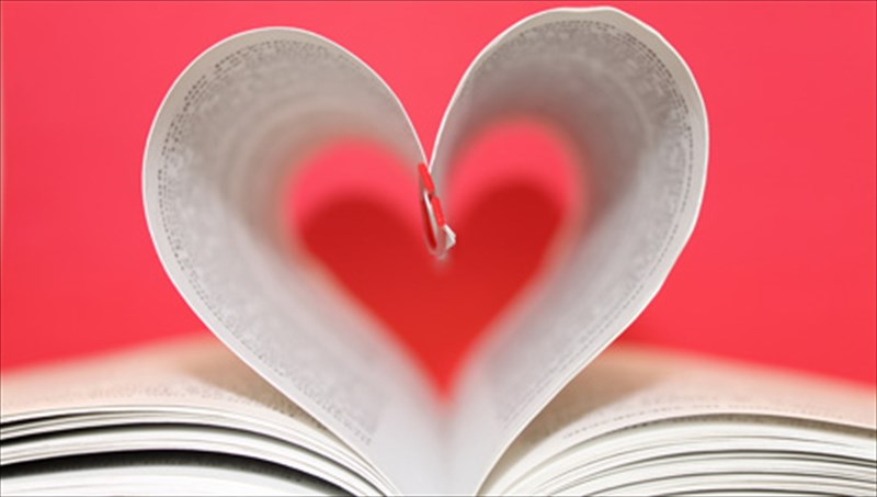 tesseris-brabeumenoi-suggrafeis-sunantoun-tous-anagnostes-tous