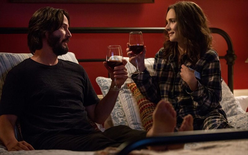 o-keanu-reeves-kai-i-winona-ryder-mas-stelnoun-prosklisi-se-gamo-winona-ryder-mas-stelnoun-prosklisi-se-gamo