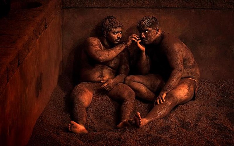 i-blank-wall-gallery-gemizei-moving-images