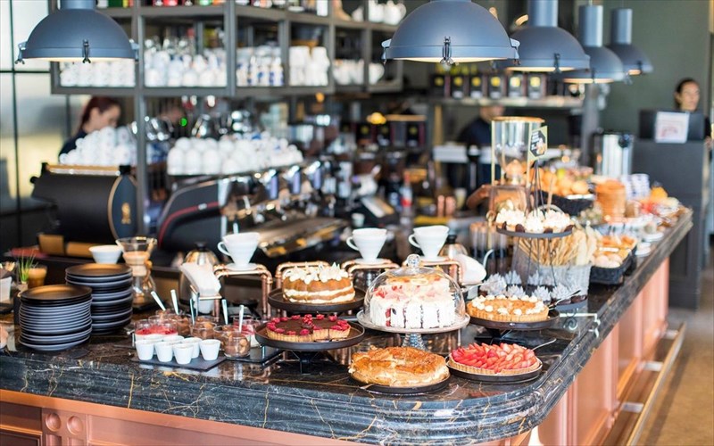 to-brunch-epistrefei-sto-blends-ananeomeno