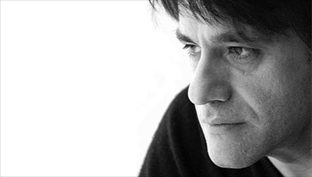 aleksis-stamatis-i-mesi-elliniki-oikogeneia-einai-enas-bathutata-arrostos-organismos