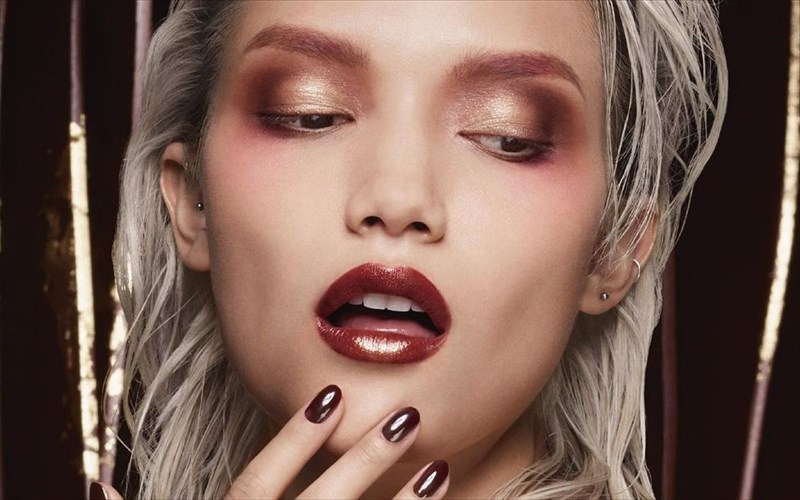 kalluntika-me-epikalupsi-sokolatas-kai-i-omorfia-ginetai-pio-nostimi-apo-pote-omorfia-ginetai-pio-nostimi-apo-pote