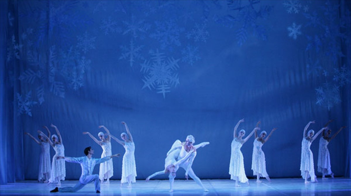 h-basilissa-tou-xioniou-se-mia-zesti-athina