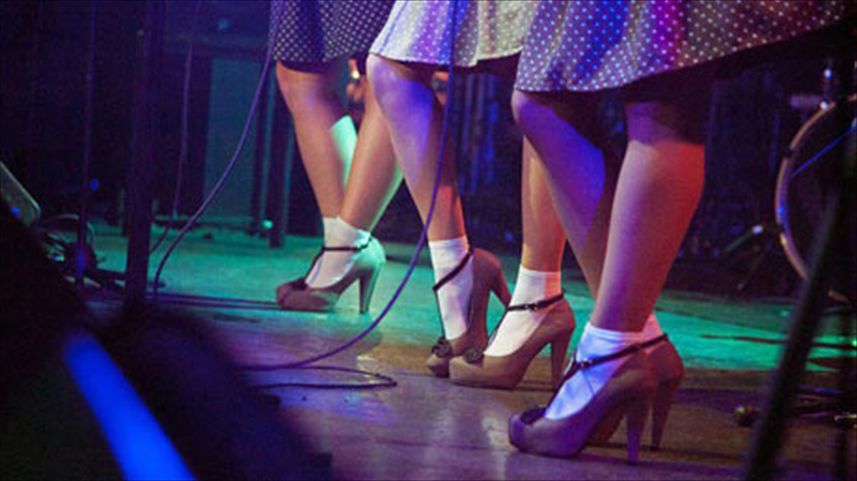 9-adelfes-psuxes-me-funk-kai-soul-akousmata-sto-faust-adelfes-psuxes-me-funk-kai-soul-akousmata-sto-faust