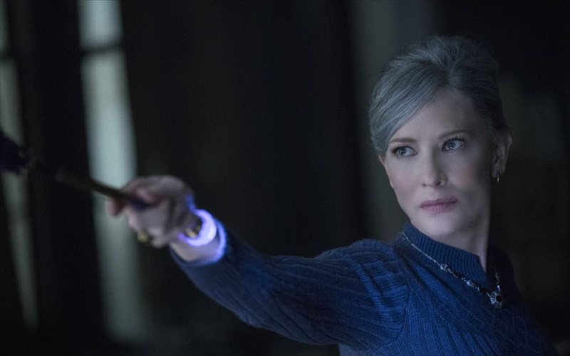 to-spiti-me-to-roloi-ston-toixo-einai-mia-apithani-tainia-fantasias-kai-me-tin-cate-blanchett