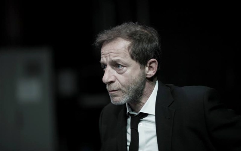 ektenes-oloselido-afieroma-ton-financial-times-sta-mathimata-polemou-tou-dimitri-lignadi