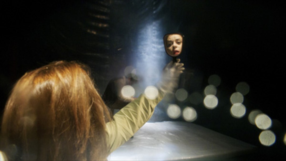 kafkiki-metamorfosi-epi-skinis