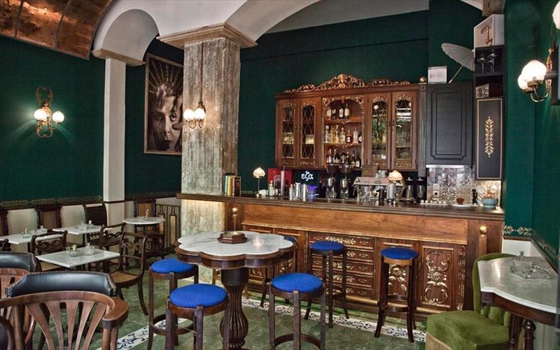 buñuel-uptempo-bistro-to-palio-parisi-irthe-sto-kolonaki