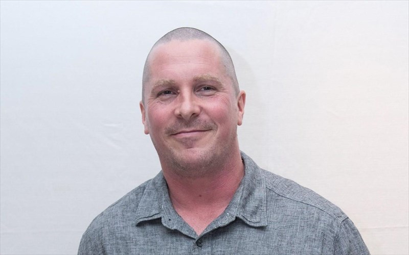 deite-tin-entuposiaki-metamorfosi-tou-christian-bale-gia-tis-anagkes-tou-vice