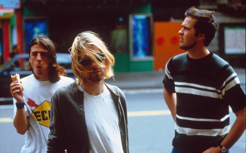 oi-nirvana-epaiksan-ksana-mazi-gia-deuteri-fora-meta-ton-thanato-tou-kurt-cobain