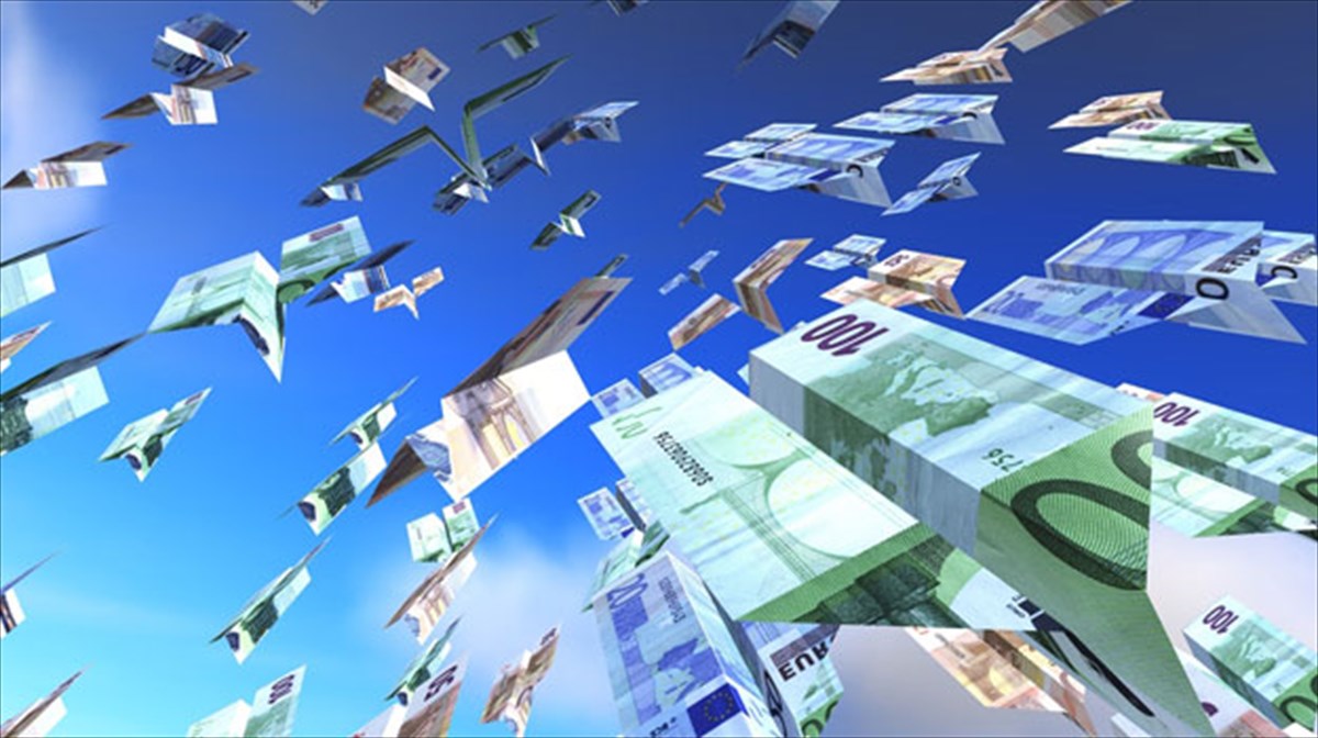 i-krisi-eunoei-ta-taksidia