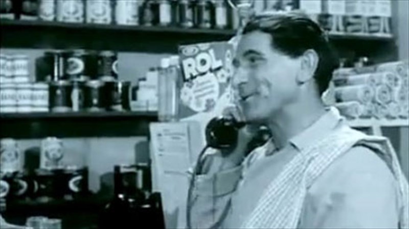 ta-athinaika-stekia-tis-mikris-kai-tis-megalis-othonis