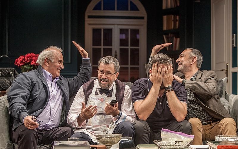 deipno-ilithionkai-i-megali-epituxia-sunexizetai-megali-epituxia-sunexizetai