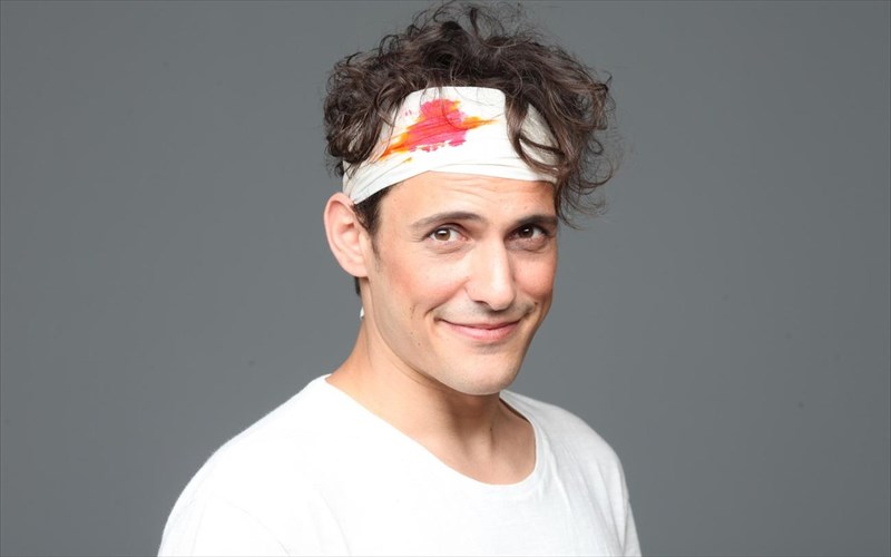 o-trelantonis-stauros-sbigkos-sto-theatro-bempo