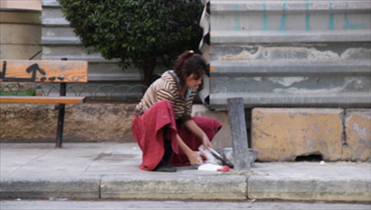 re-visiting-tis-astikes-aisthiseis