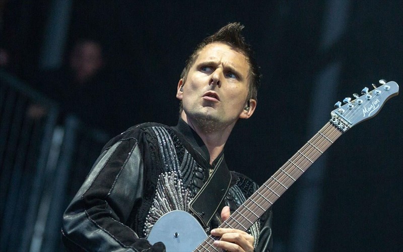 matt-bellamy-tha-ithela-na-paikso-stis-puramides-tis-aiguptou