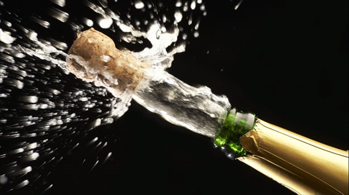 politirio-gia-ti-sampania-tis-remy-cointreau