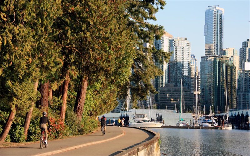 deka-poleis-pou-mporeite-na-tis-perpatisete-eukola