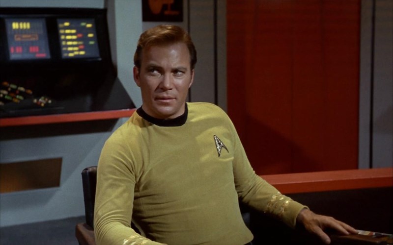 akouste-ton-william-shatner-kai-ton-iggy-pop-na-ermineuoun-to-silent-night