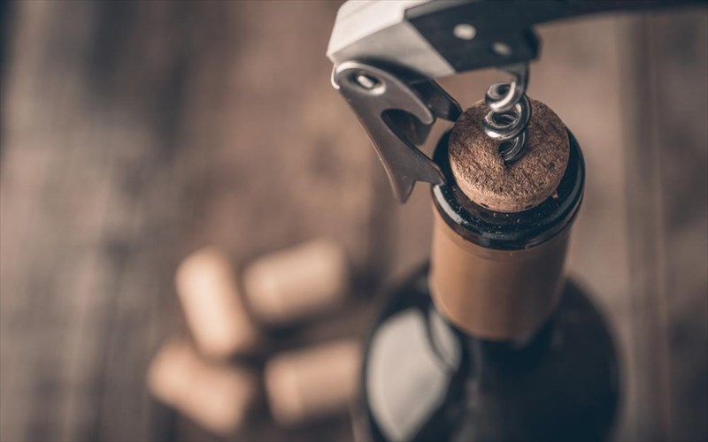 5kai1-sumboules-gia-na-suntirisete-ena-anoigmeno-mpoukali-krasi