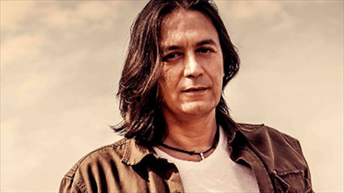 o-giannis-kotsiras-kai-to-mousiko-kouti-tou-pane-ilioupoli