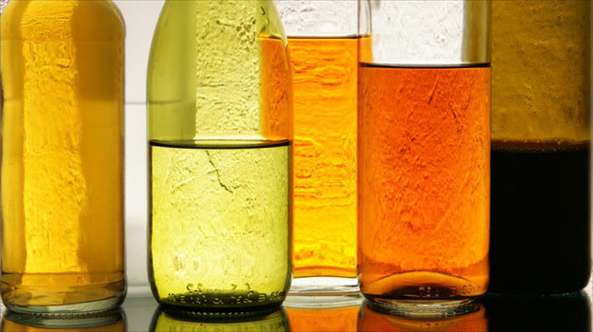 o-xartis-tou-krasiou-ksediplonetai-stin-thessaloniki