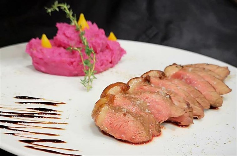 o-tzitzikas-ki-o-mermigkas-tis-kifisias-ekleisan-ta-deka-kai-kernoun-mermigkas-tis-kifisias-ekleisan-ta-deka-kai-kernoun