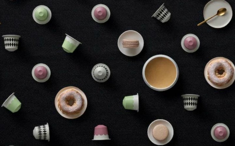 i-nespresso-parousiazei-ti-sullogi-limited-edition-festive-pou-antlei-empneusi-apo-ta-parizianika-gluka