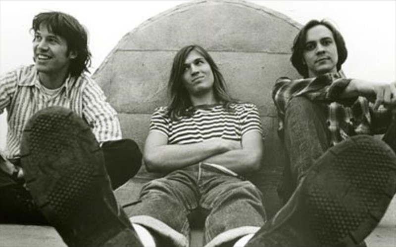 oi-lemonheads-epistrefoun-me-neo-disko