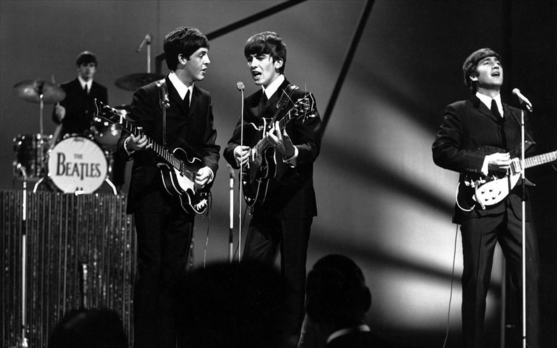 kukloforise-to-neo-binteoklip-ton-beatles-gia-to-back-in-the-ussr