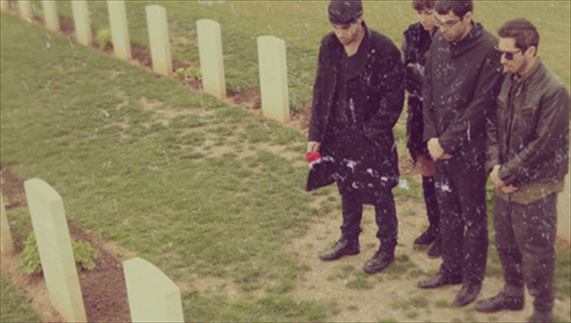 monaksia-stin-agria-dusi-me-ti-skinothetiki-sfragida-tou-petrou-zoulia