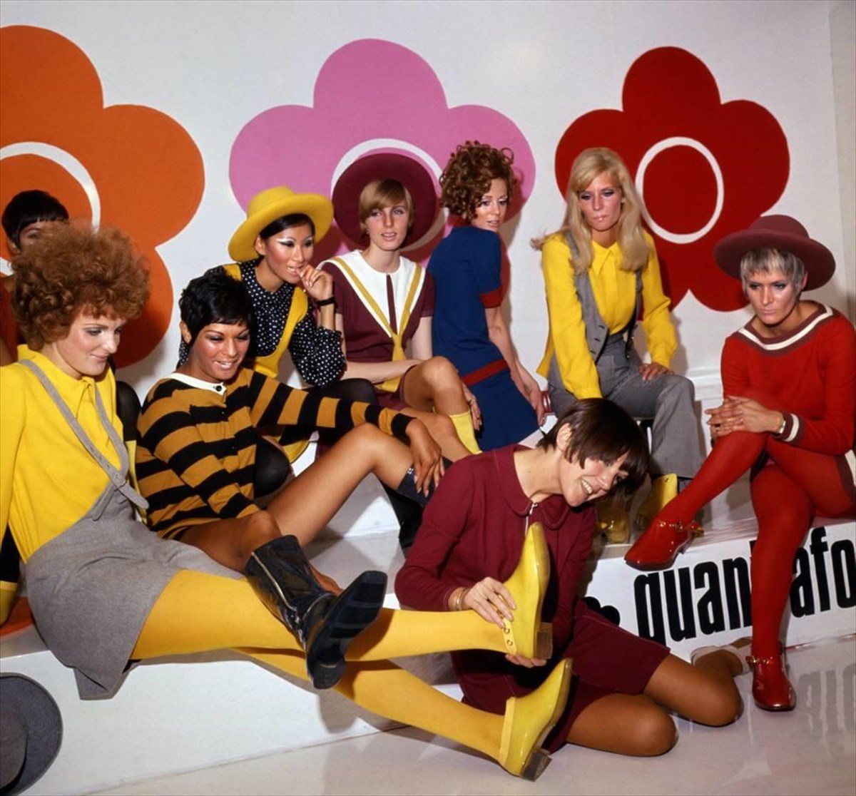 mary-quant-mary-quant-and-models-at-the-quant-afoot-footwear-collection-launch-1967-pa-prints-2008