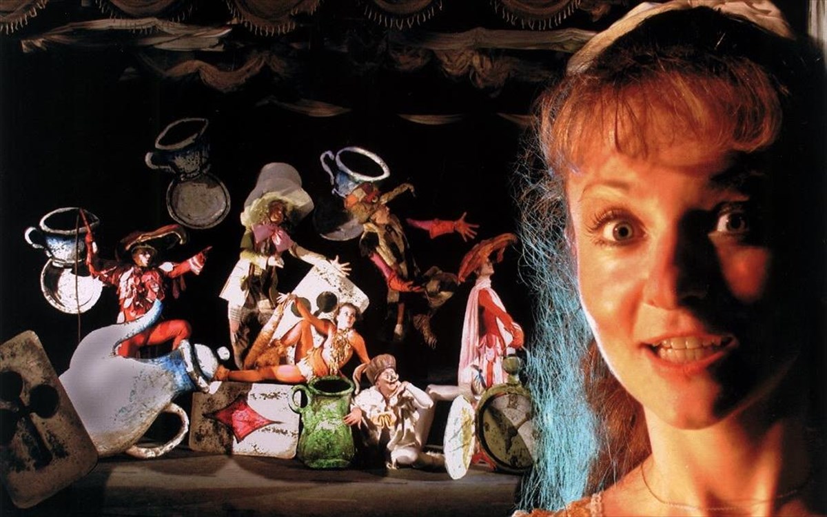 mauro-theatro-tis-pragas