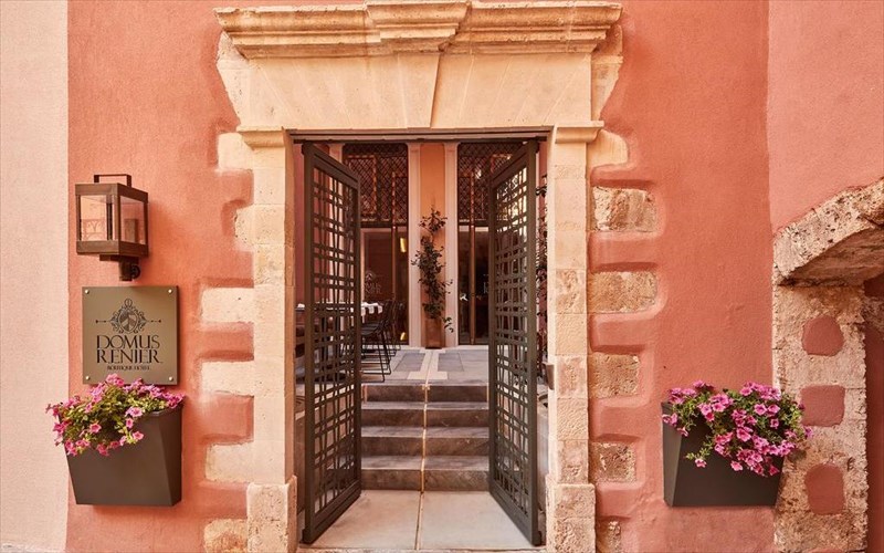 ta-xania-filoksenoun-to-pio-istoriko-ksenodoxeio-tis-europis