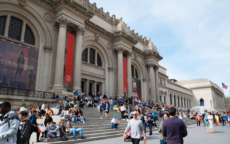 dorean-biblia-gia-olous-apo-to-mitropolitiko-mouseio-texnis-tis-neas-yorkis