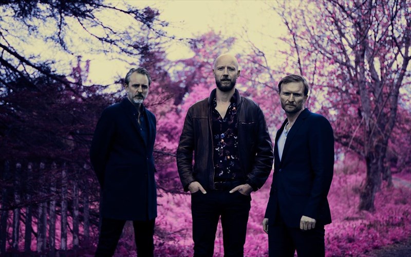 plisiazei-i-stigmi-gia-tis-sunaulies-ton-madrugada-stin-ellada-stigmi-gia-tis-sunaulies-ton-madrugada-stin-ellada