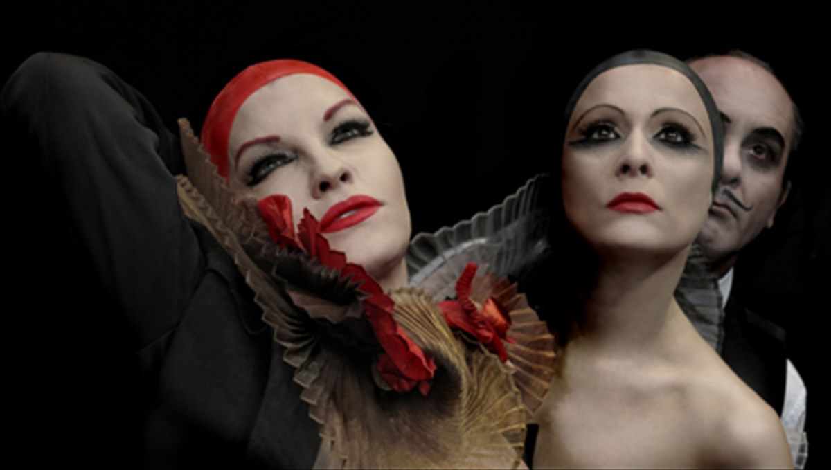 karakoroum-anazitontas-xrimata-stin-erimo-tis-outopias