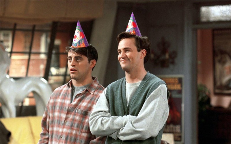 ta-filarakia-kostisan-100-ekatommuria-dolaria-sto-netflix