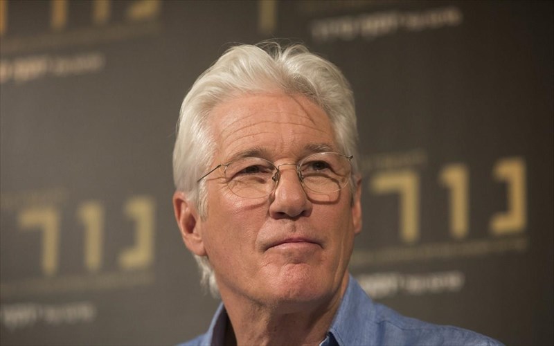 o-richard-gere-sto-stoxastro-tis-apple