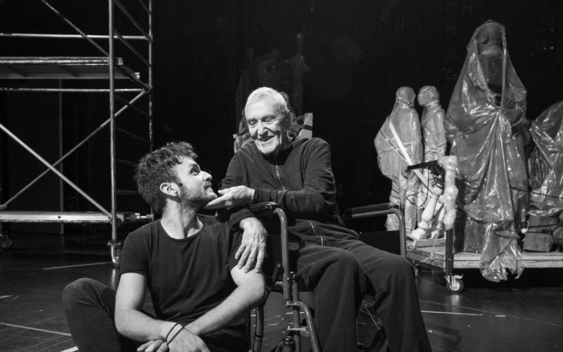 kritiki-apopse-autosxediazoume-tou-louitzi-pirantelo