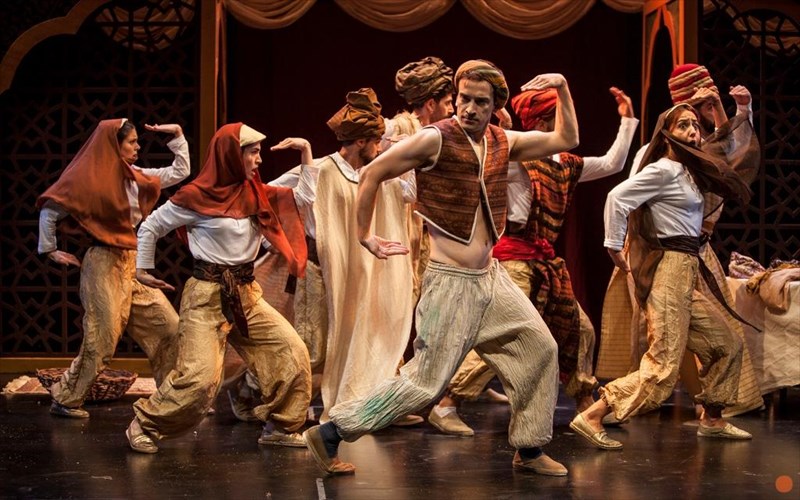 deka-theatrikes-protaseis-gia-oli-tin-oikogeneia