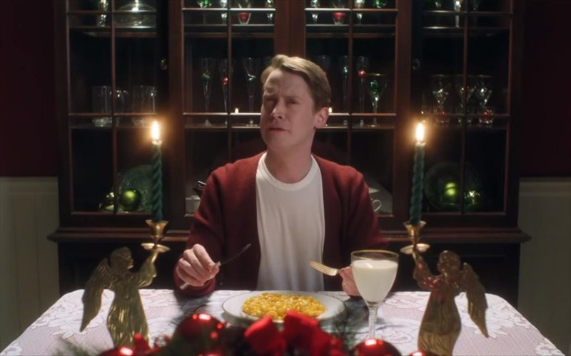 o-macaulay-culkin-epistrefei-monos-sto-spiti-tou