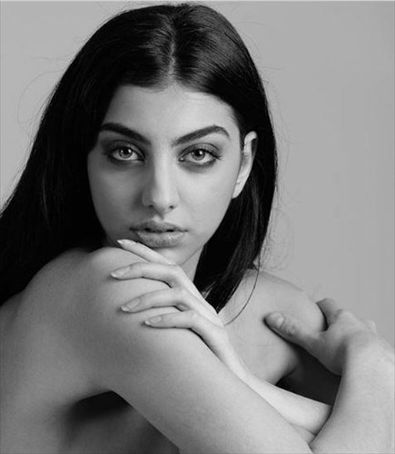 okto-fotografies-eksigoun-giati-i-eirini-kazarian-einai-i-epaksia-nikitria-tou-gntm-epaksia-nikitria-tou-gntm