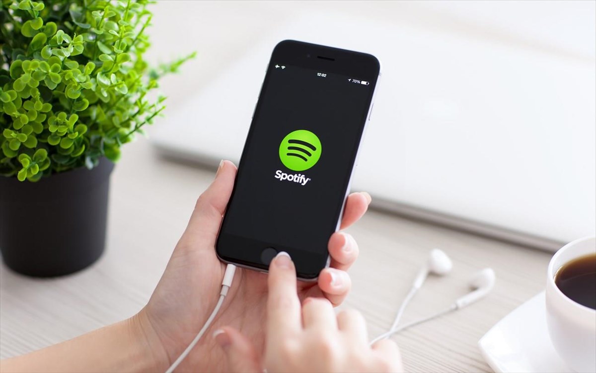 spotify-smartphone