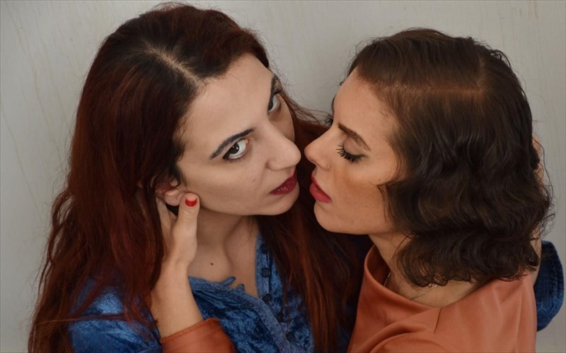 enas-episkeptis-sto-small-argo-full-of-art